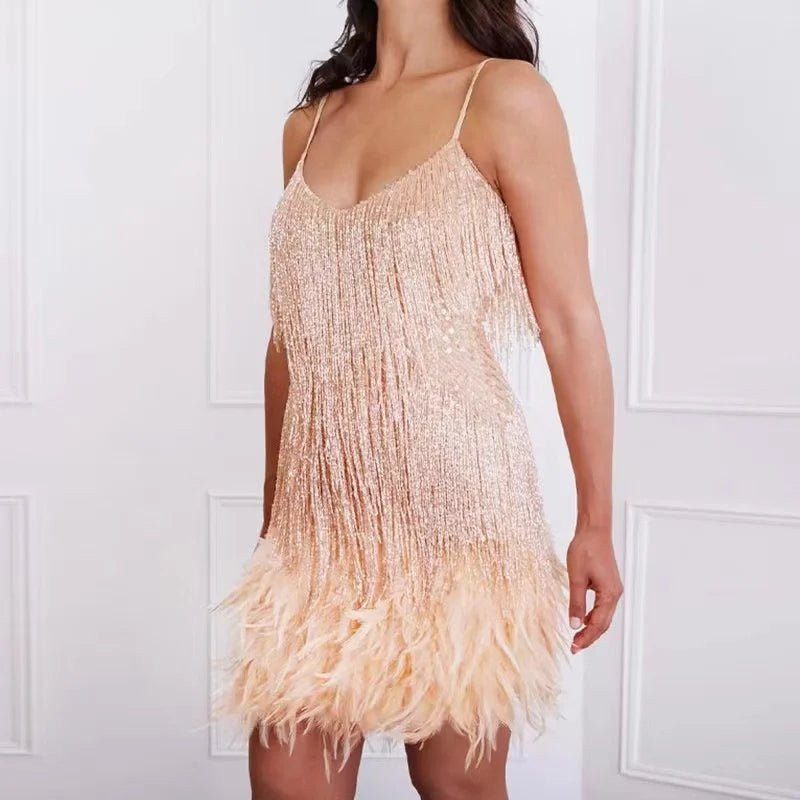 Sukienka mini damska – cekiny, detal z piór - Arkadya Outlet - Women Mini Dress