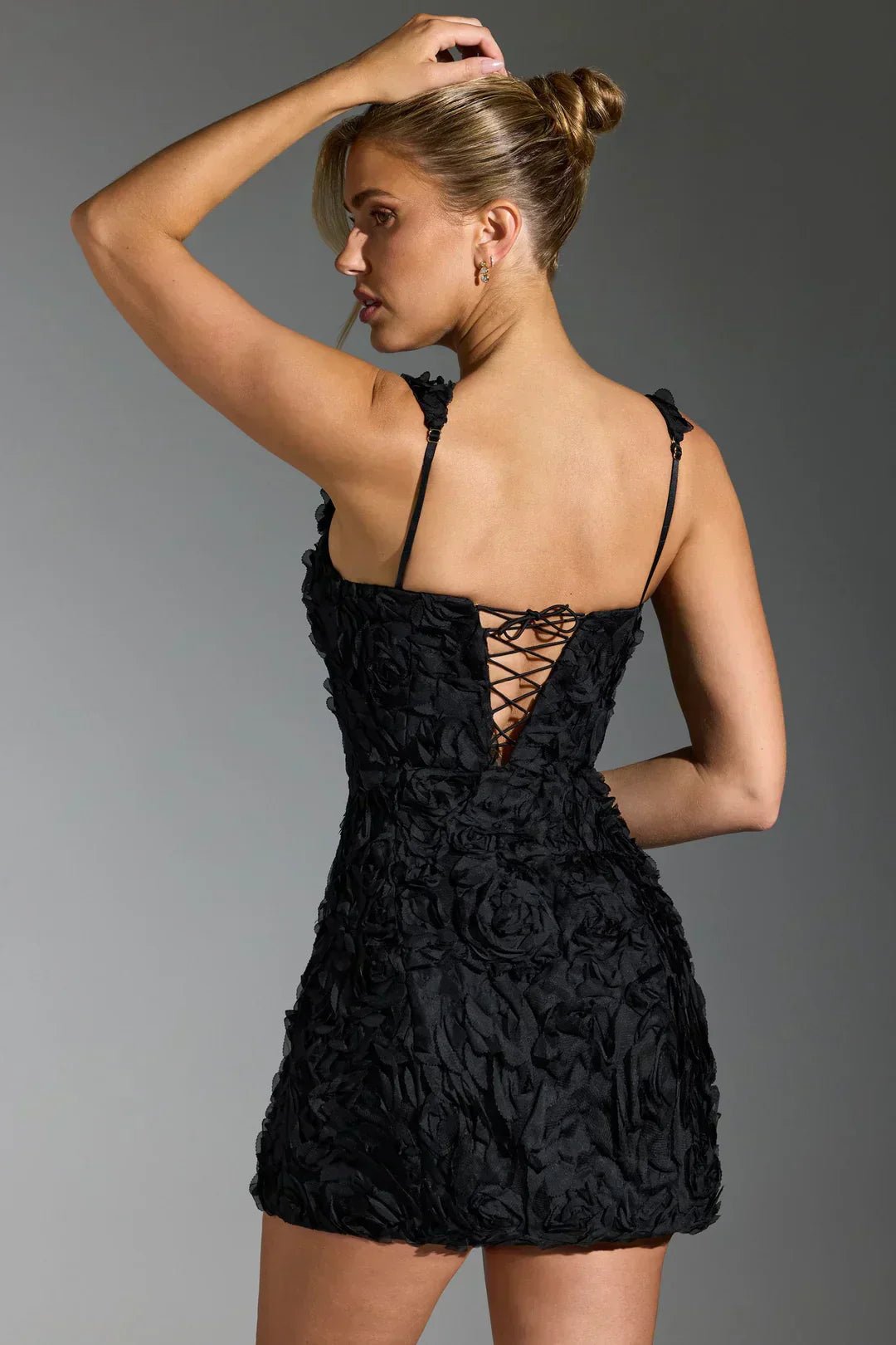 Sukienka mini gorsetowa w kwiaty - Arkadya Outlet - Women Mini Dress