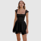 Sukienka mini koronkowa z kwadratowym dekoltem - Arkadya Outlet - Women Mini Dress