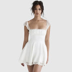 Sukienka mini koronkowa z kwadratowym dekoltem - Arkadya Outlet - Women Mini Dress