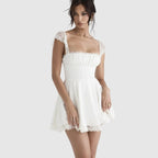 Sukienka mini koronkowa z kwadratowym dekoltem - Arkadya Outlet - Women Mini Dress
