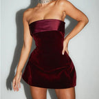 Sukienka mini satynowa z okrągłym dekoltem - Arkadya Outlet - Women Mini Dress