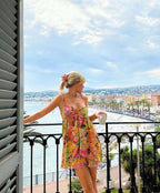 Sukienka mini w kwiaty warstwowa - Arkadya Outlet - Women Mini Dress