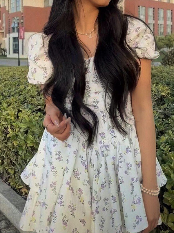 Sukienka mini w kwiaty z gorsetem i bufiastymi rękawami - Arkadya Outlet - Women Mini Dress