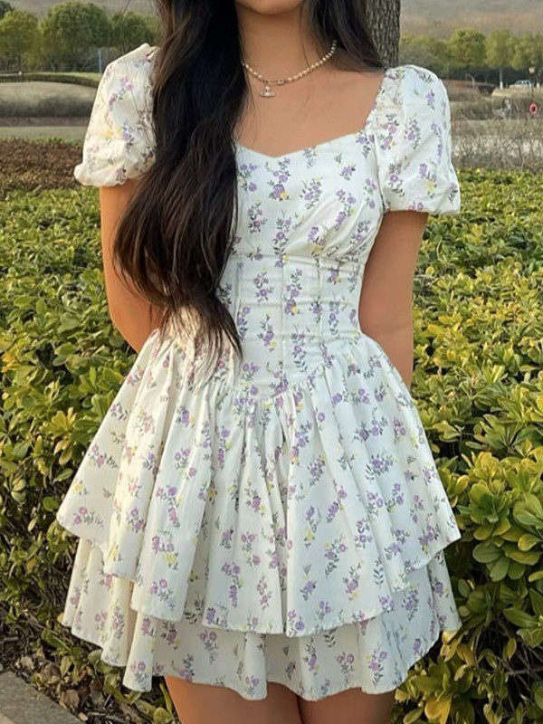 Sukienka mini w kwiaty z gorsetem i bufiastymi rękawami - Arkadya Outlet - Women Mini Dress