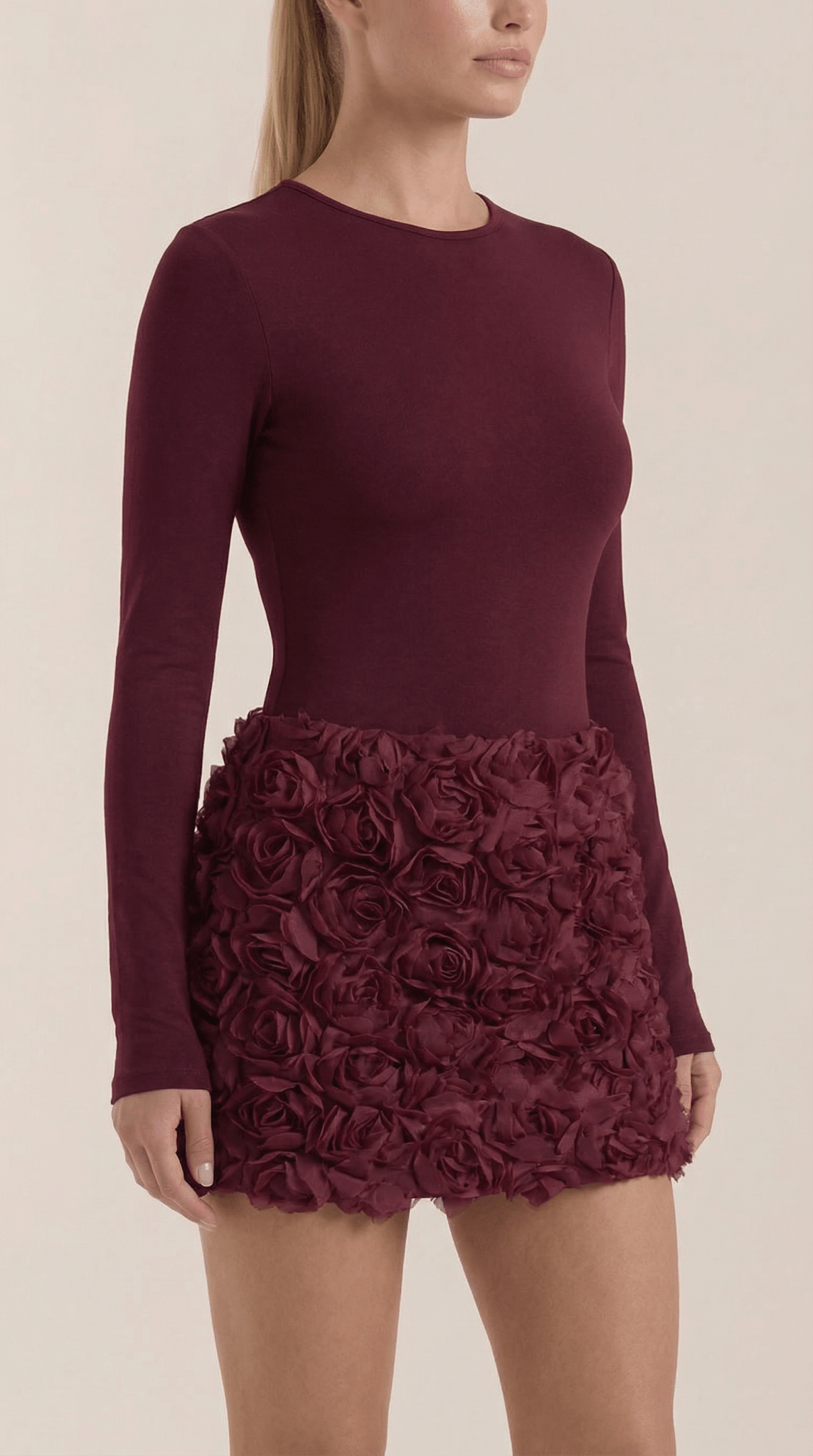 Sukienka mini z długim rękawem – fakturowany dół - Arkadya Outlet - Women Mini Dress