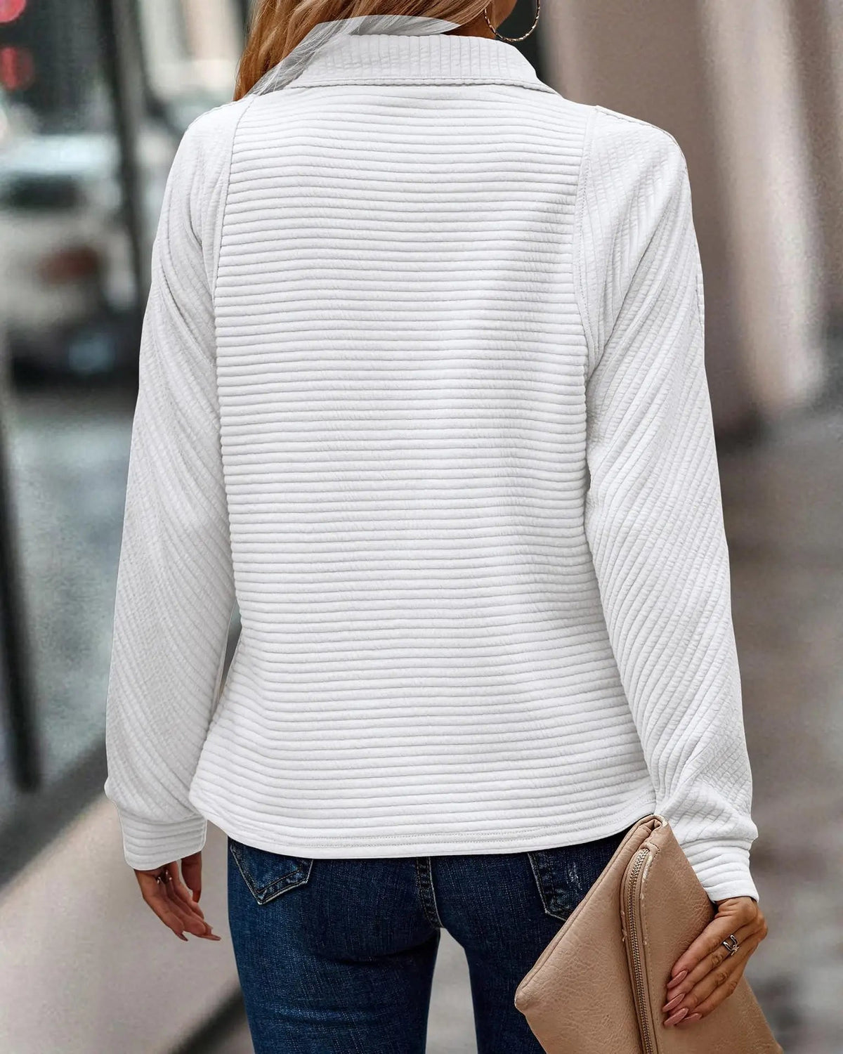 Sweter Damski | Dekolt V z Suwakiem i Regularny Krój - Arkadya Outlet - Sweaters
