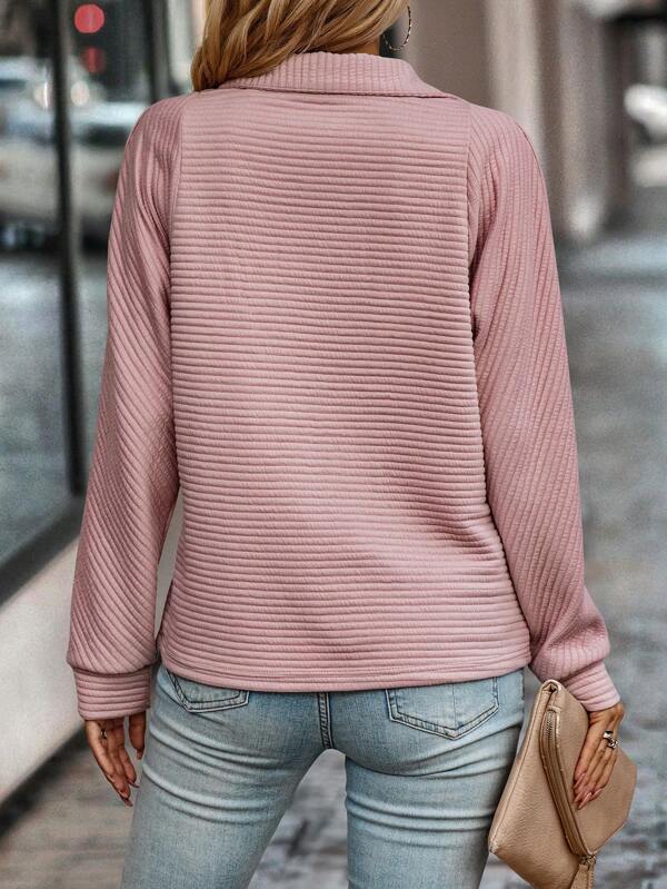 Sweter Damski | Dekolt V z Suwakiem i Regularny Krój - Arkadya Outlet - Sweaters