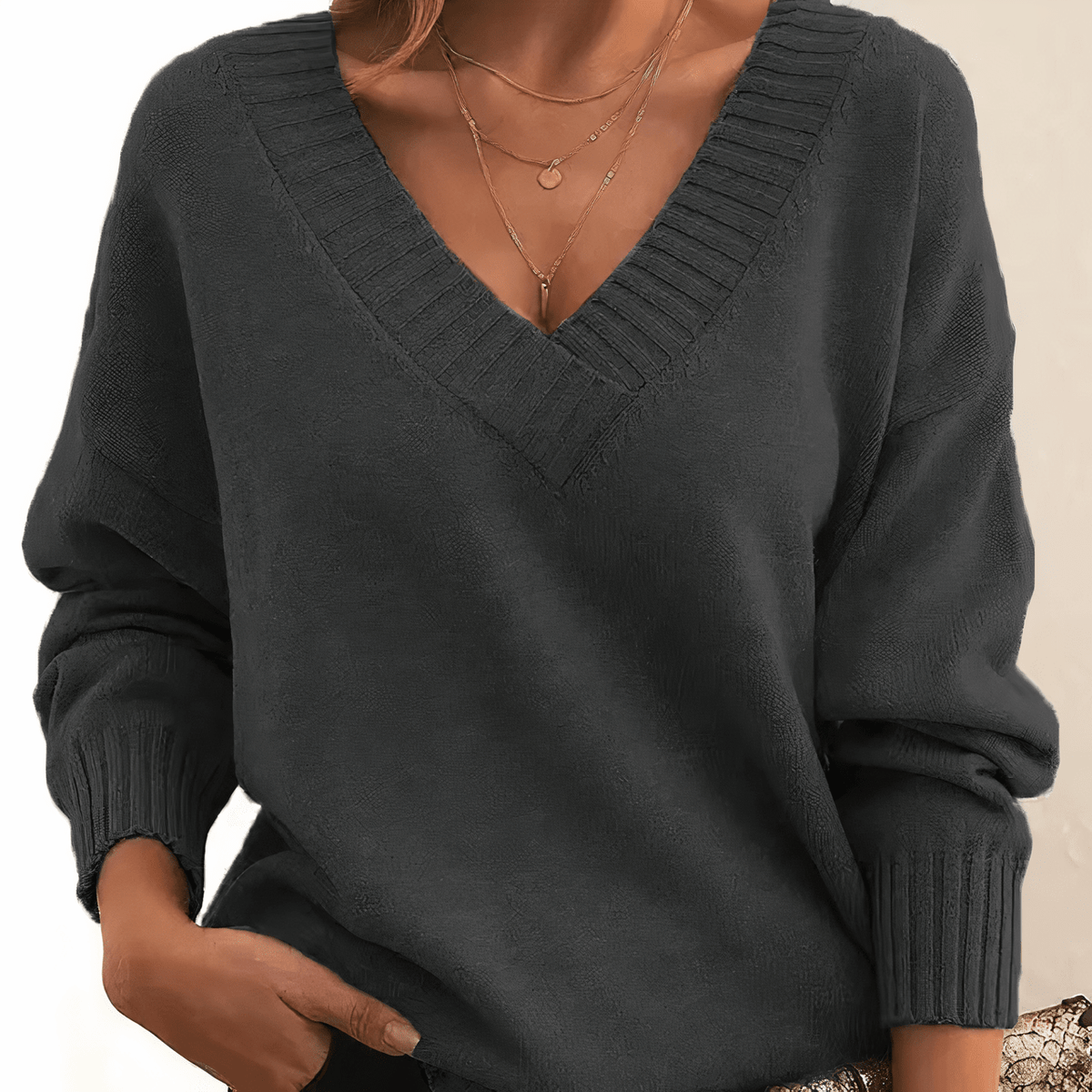 Sweter Damski | Dekolt w serek i prążkowane wykończenia - Arkadya Outlet - Sweaters
