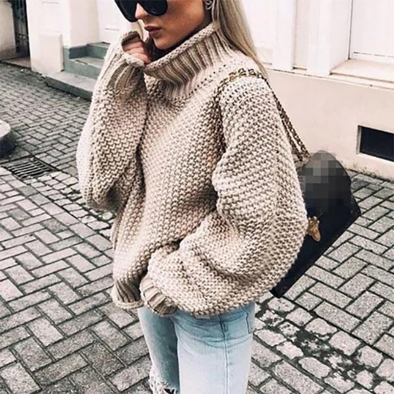 Sweter Damski | Gruby Splot z Golfem i Krój Oversize - Arkadya Outlet - Sweaters