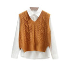 Sweter Damski | Luźny Krój z Dekoltem V i Splotem Warkoczowym - Arkadya Outlet - Sweaters
