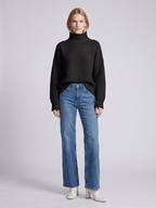 Sweter Damski | Luźny krój z golfem i fakturą waflową - Arkadya Outlet - Sweaters
