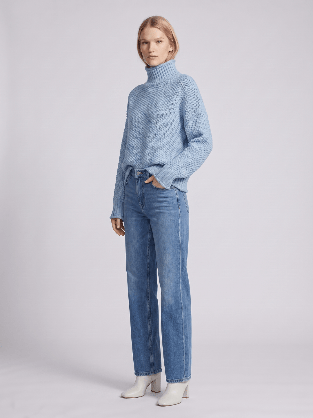 Sweter Damski | Luźny krój z golfem i fakturą waflową - Arkadya Outlet - Sweaters