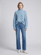 Sweter Damski | Luźny krój z golfem i fakturą waflową - Arkadya Outlet - Sweaters