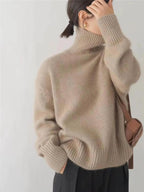 Sweter Damski | Luźny krój z golfem i ściągaczami na mankietach - Arkadya Outlet - Sweaters