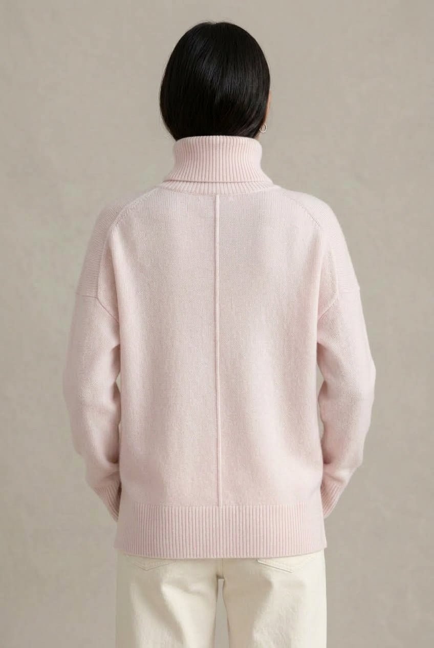 Sweter Damski | Luźny krój z golfem i żebrowanymi wykończeniami - Arkadya Outlet - Sweaters