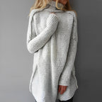 Sweter Damski | Luźny krój z opadającym kołnierzem i wydłużonym dołem - Arkadya Outlet - Sweaters