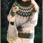Sweter Damski | Okrągły Dekolt i Długi Rękaw na Co Dzień - Arkadya Outlet - Sweaters