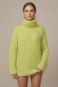 Sweter Damski | Oversize z Golfem i Balonowymi Rękawami - Arkadya Outlet - Sweaters
