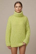 Sweter Damski | Oversize z Golfem i Balonowymi Rękawami - Arkadya Outlet - Sweaters