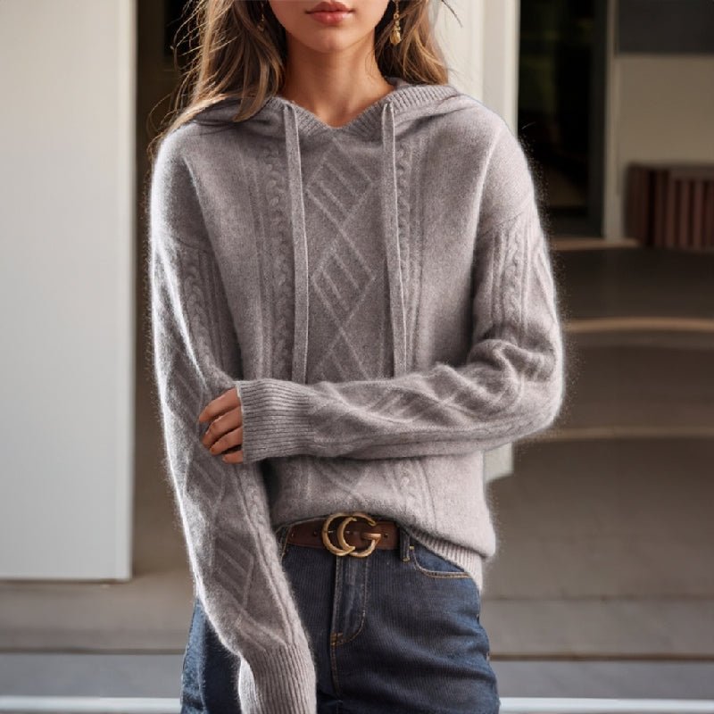 Sweter damski oversize zakładany przez głowę – luźny krój, długi rękaw - Arkadya Outlet - Women Sweater
