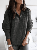 Sweter Damski | Oversized z zamkiem quarter-zip i warkoczowym wzorem - Arkadya Outlet - Sweaters