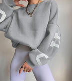 Sweter Damski | Oversizowy Krój z Długim Rękawem na Co Dzień - Arkadya Outlet - Sweaters