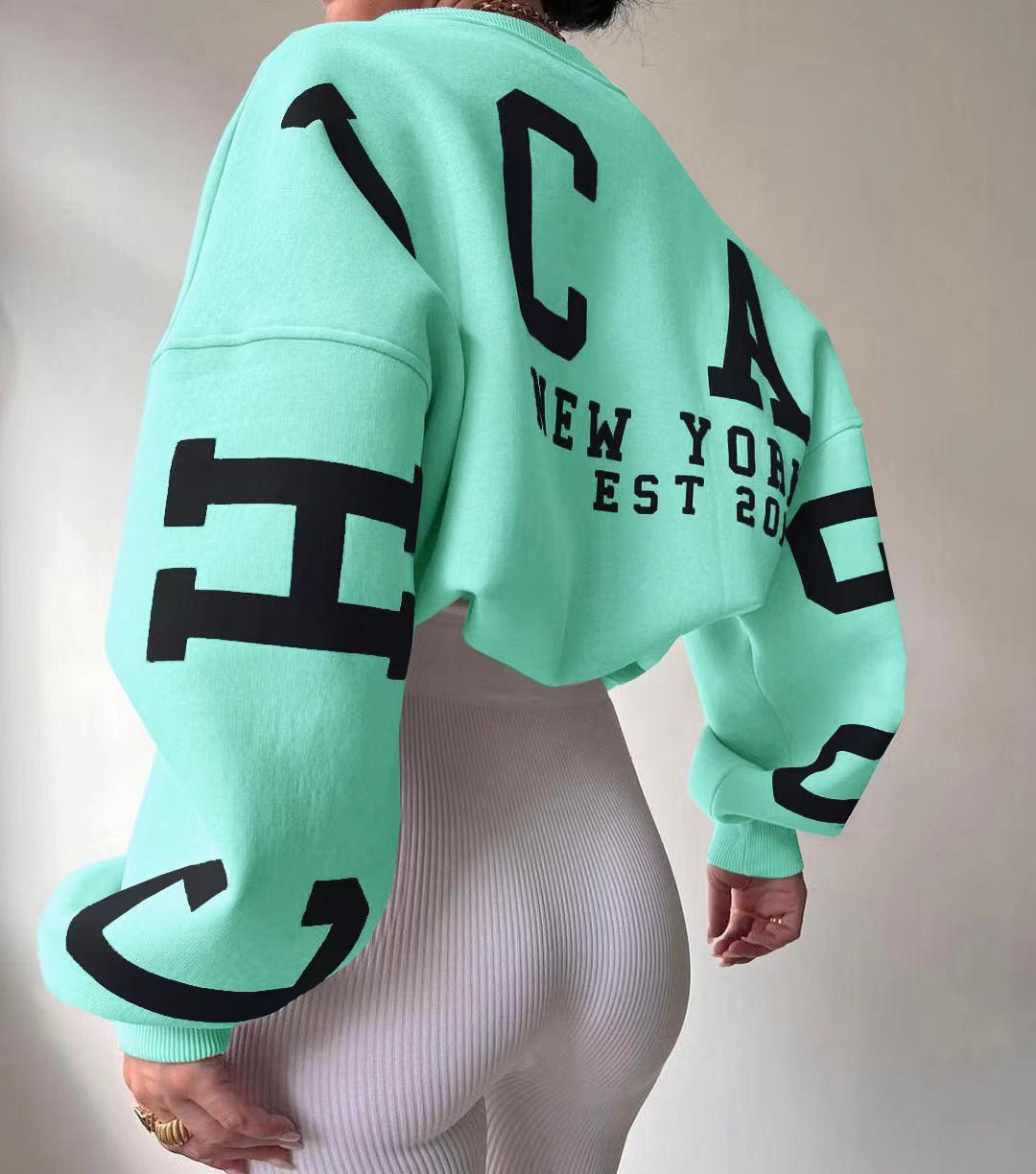 Sweter Damski | Oversizowy Krój z Długim Rękawem na Co Dzień - Arkadya Outlet - Sweaters