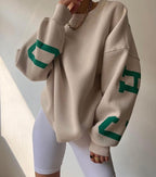 Sweter Damski | Oversizowy Krój z Długim Rękawem na Co Dzień - Arkadya Outlet - Sweaters