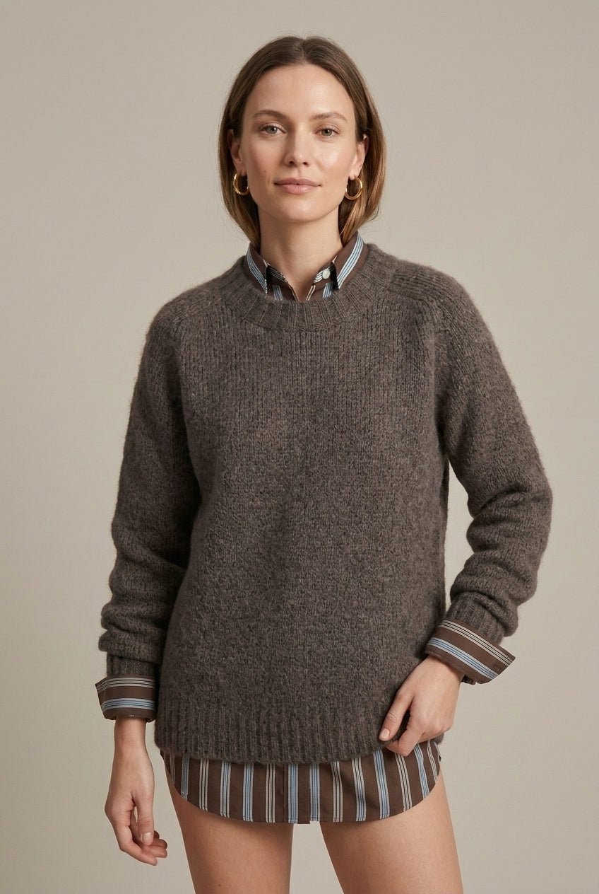 Sweter Damski | Prążkowany krój z dekoltem w serek i luźnym krojem - Arkadya Outlet - Sweaters
