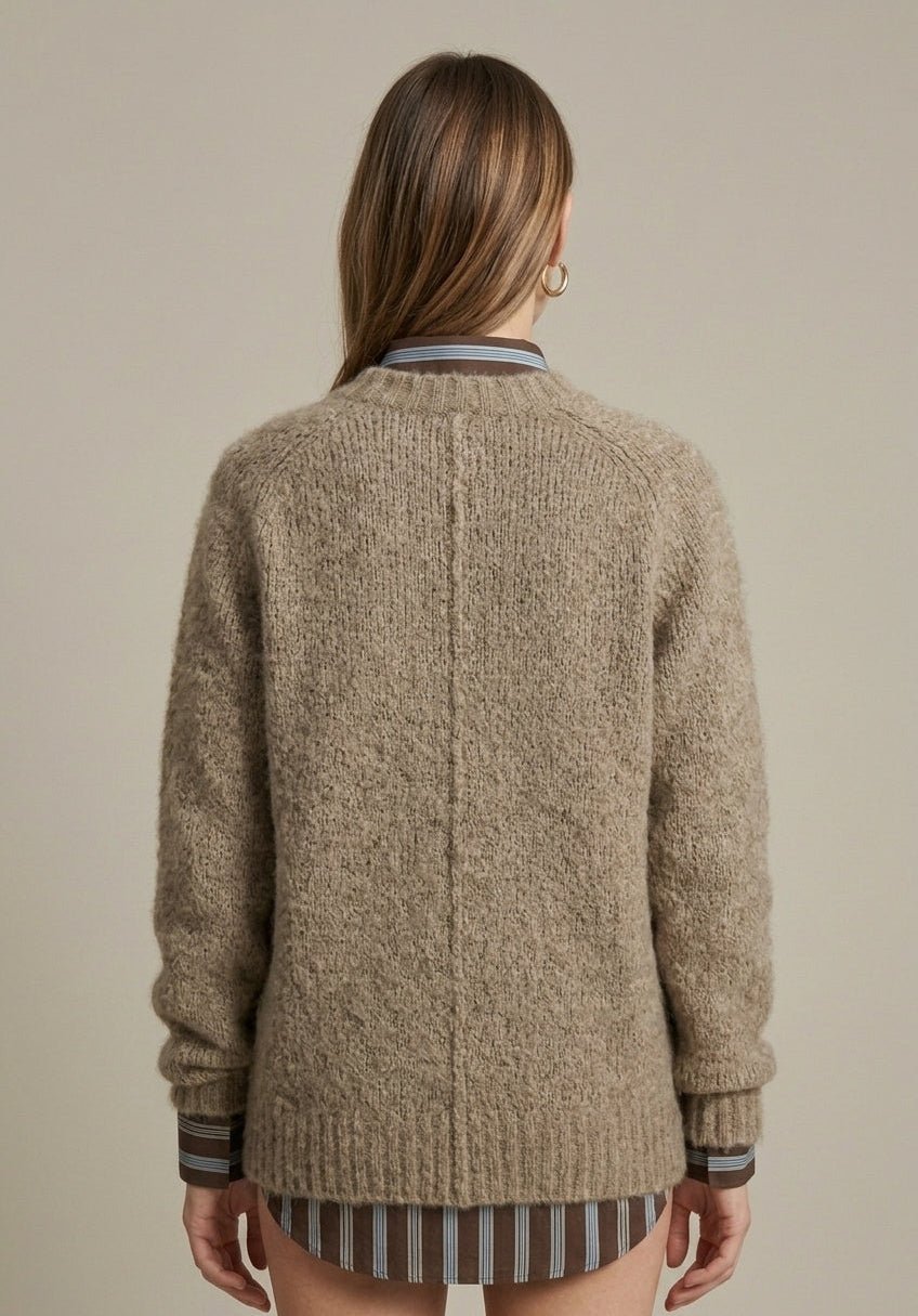 Sweter Damski | Prążkowany krój z dekoltem w serek i luźnym krojem - Arkadya Outlet - Sweaters