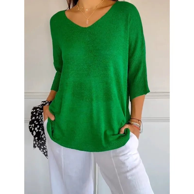 Sweter Damski | Prążkowany krój z dekoltem w serek - Arkadya Outlet - Sweaters