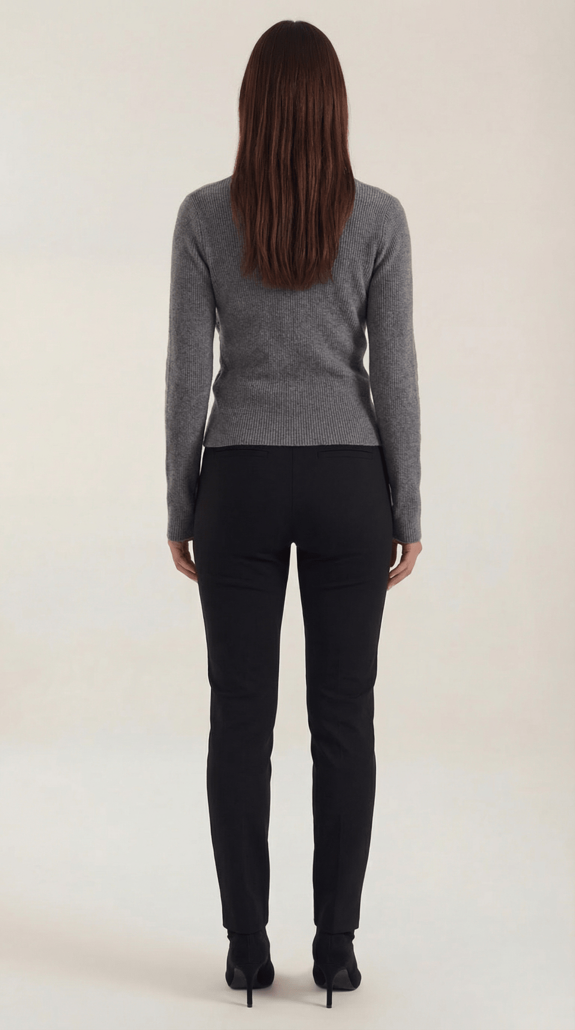 Sweter damski z dekoltem kopertowym - Arkadya Outlet - Women Top
