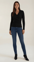 Sweter damski z dekoltem kopertowym - Arkadya Outlet - Women Top