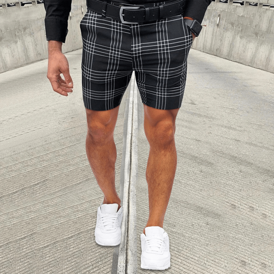 Szorty męskie w kratę dopasowane - Arkadya Outlet - Men Short
