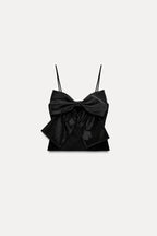 Top damski krótki z kokardą z przodu - Arkadya Outlet - Women Top