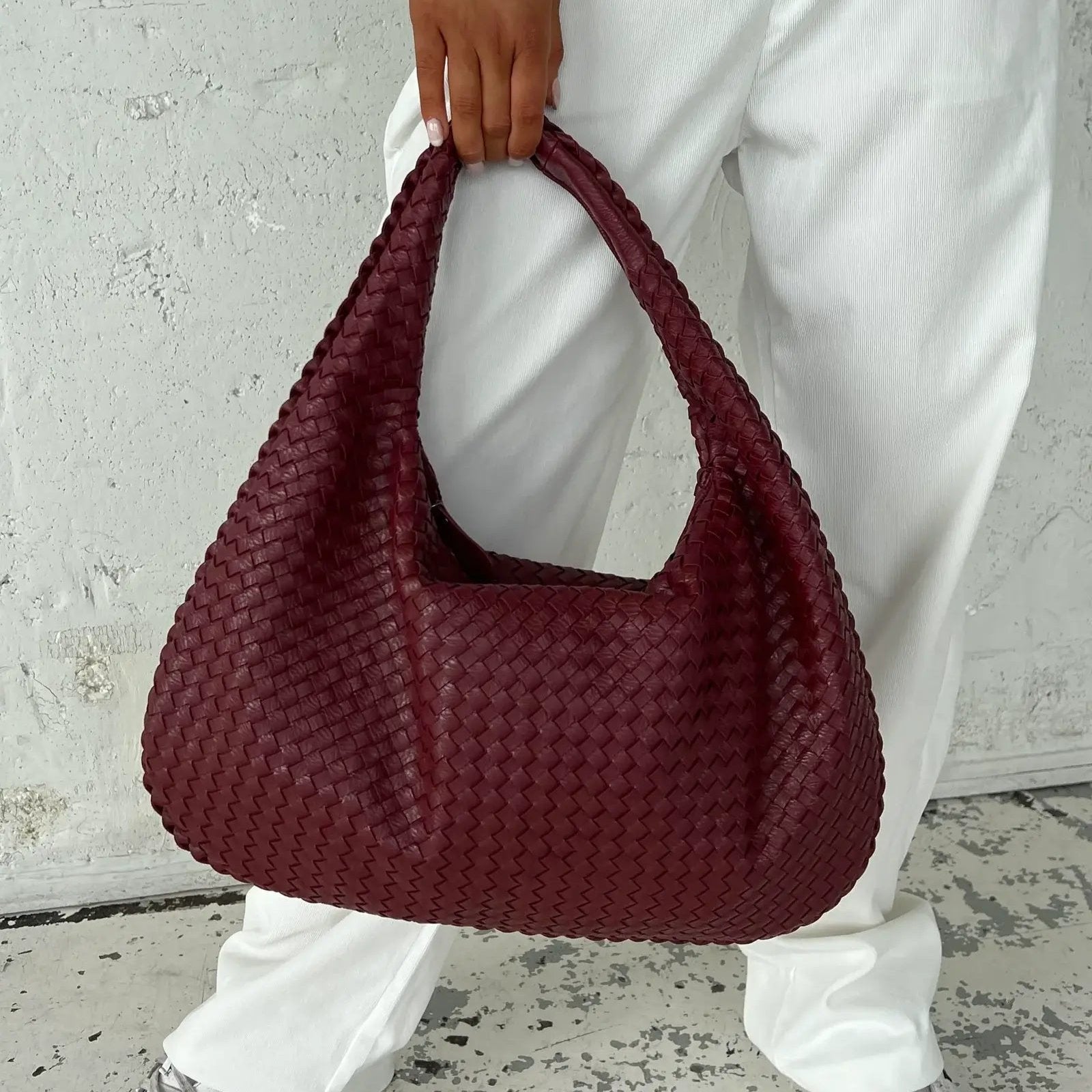 Torba na ramię damska – usztywniona, zorganizowane wnętrze - Arkadya Outlet - Women Bag