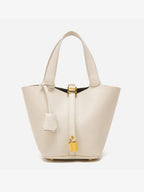 Torba worek damska – fakturowana, usztywniona forma - Arkadya Outlet - Women Bag