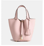 Torba worek damska – fakturowana, usztywniona forma - Arkadya Outlet - Women Bag