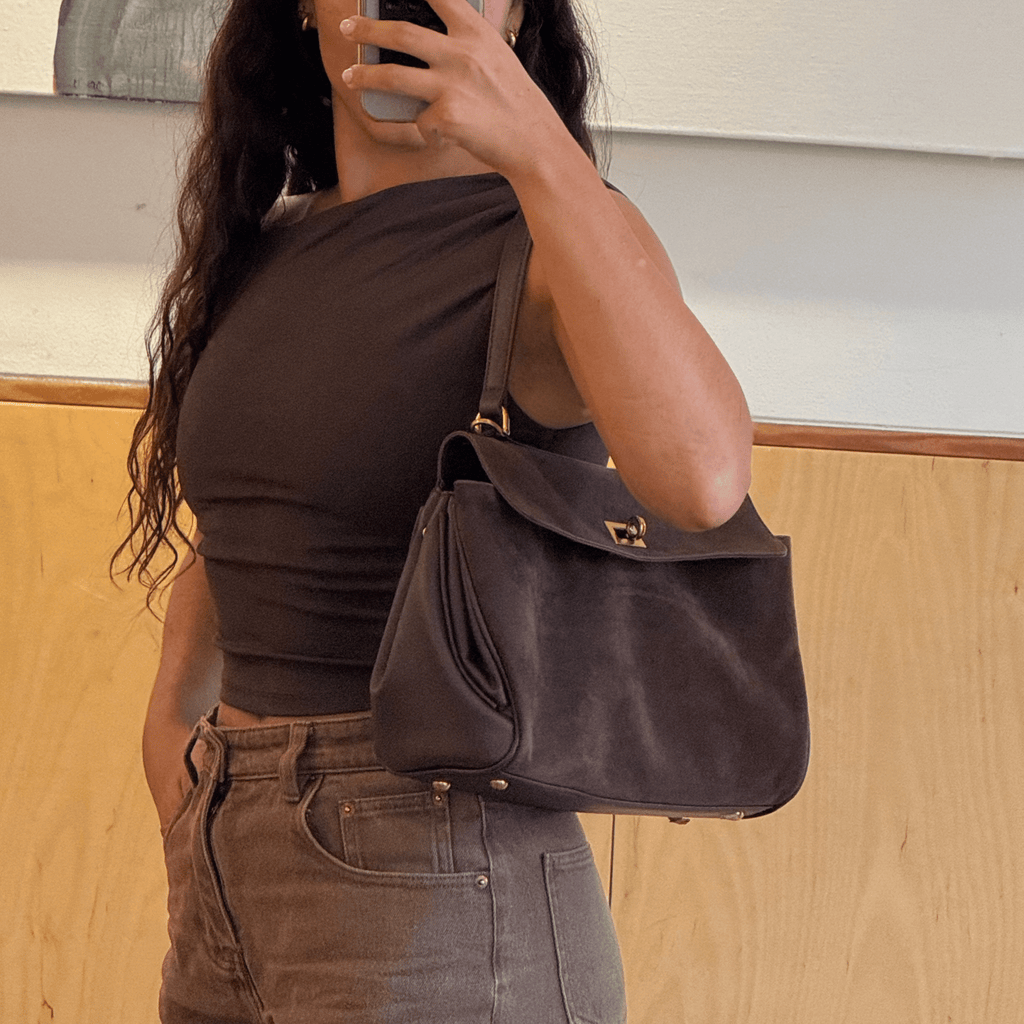 Torebka damska – zatrzask, kieszenie, regulowany pasek - Arkadya Outlet - Women Bag