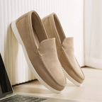 Zamszowe mokasyny męskie wsuwane – luźny krój - Arkadya Outlet - Men Shoes