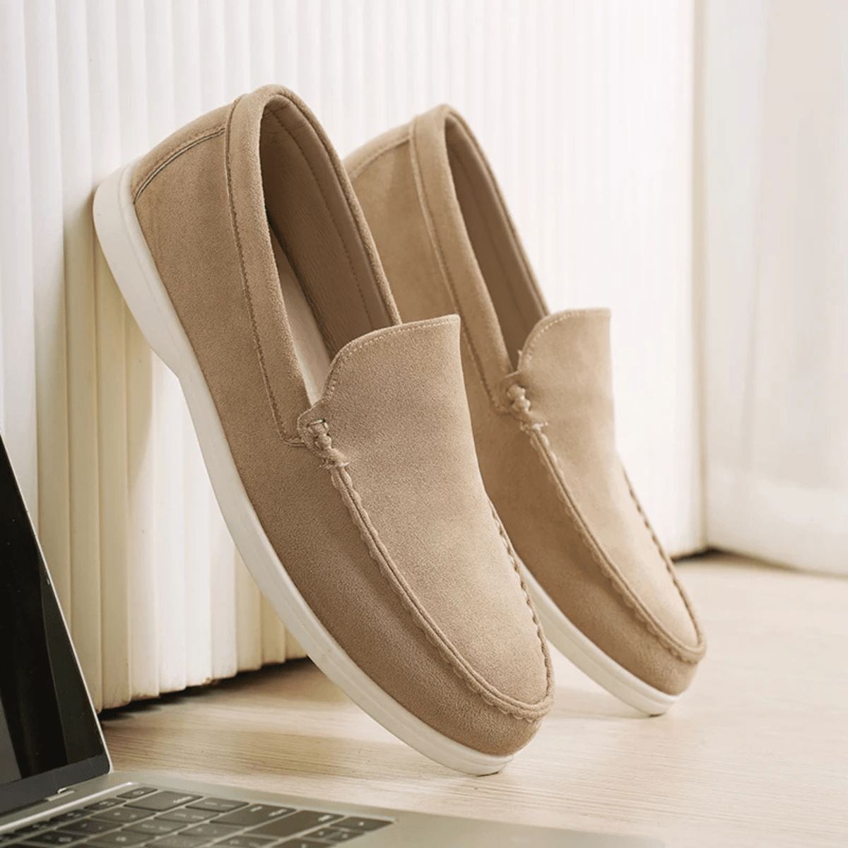 Zamszowe mokasyny męskie wsuwane – luźny krój - Arkadya Outlet - Men Shoes